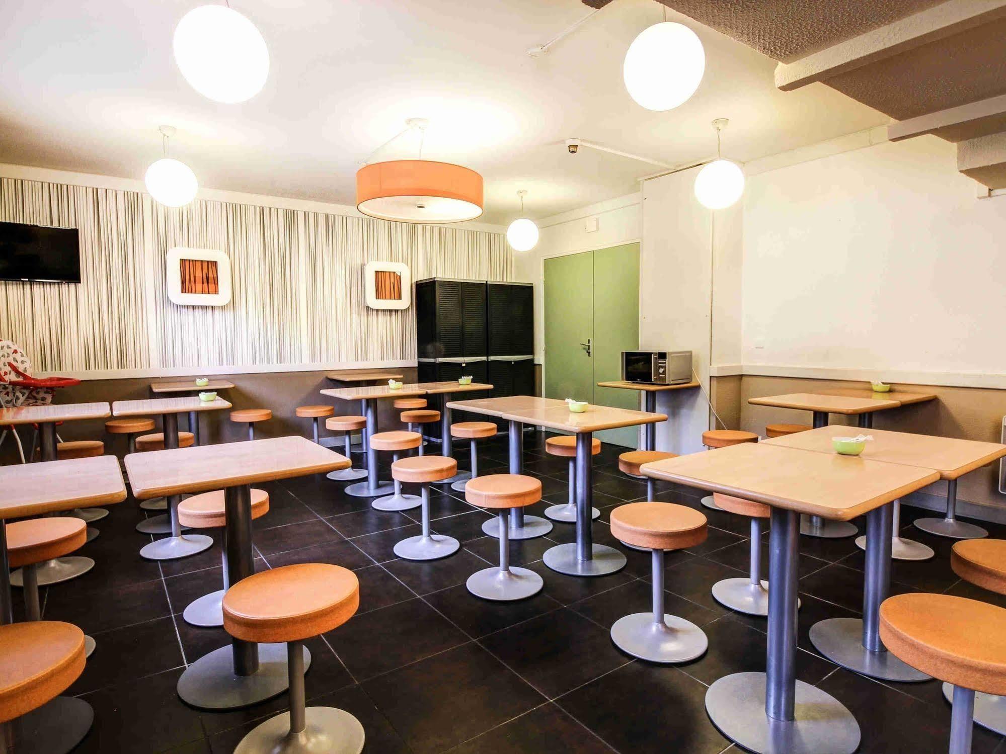 Ibis Budget Шатодён Экстерьер фото