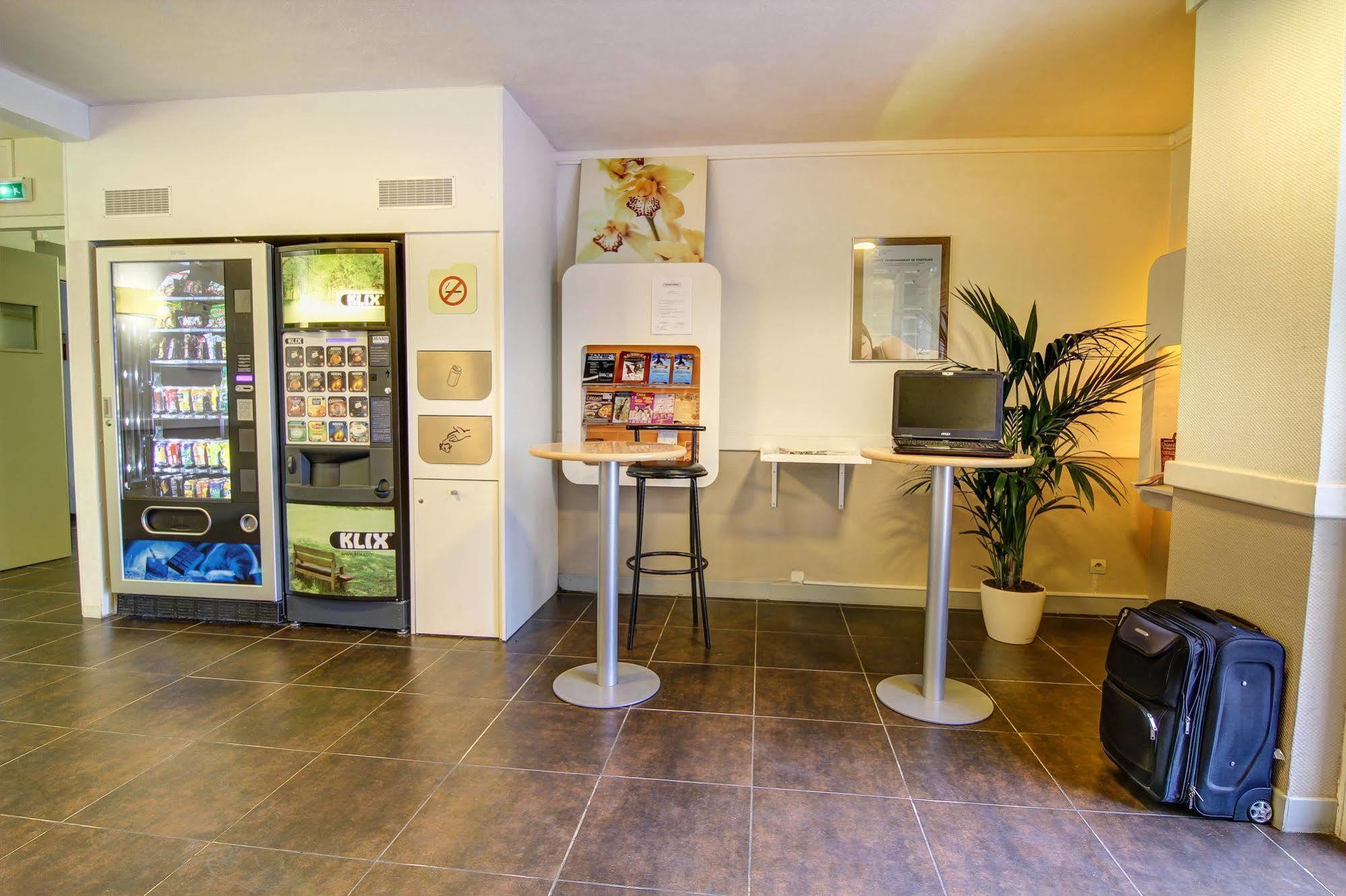 Ibis Budget Шатодён Экстерьер фото