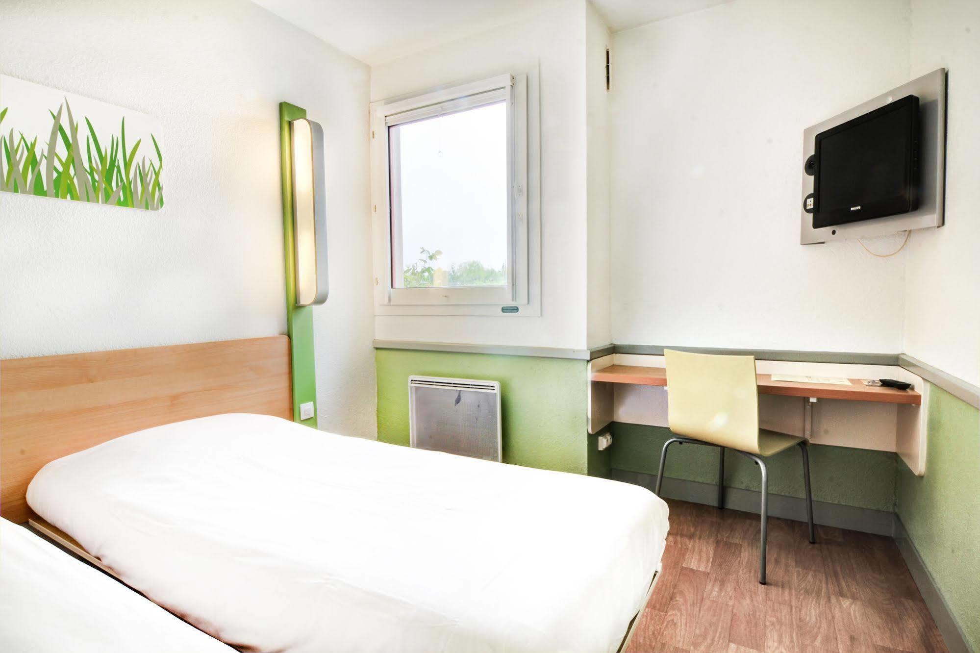 Ibis Budget Шатодён Экстерьер фото