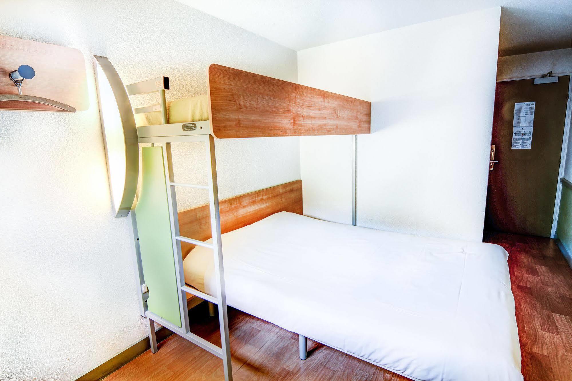 Ibis Budget Шатодён Экстерьер фото