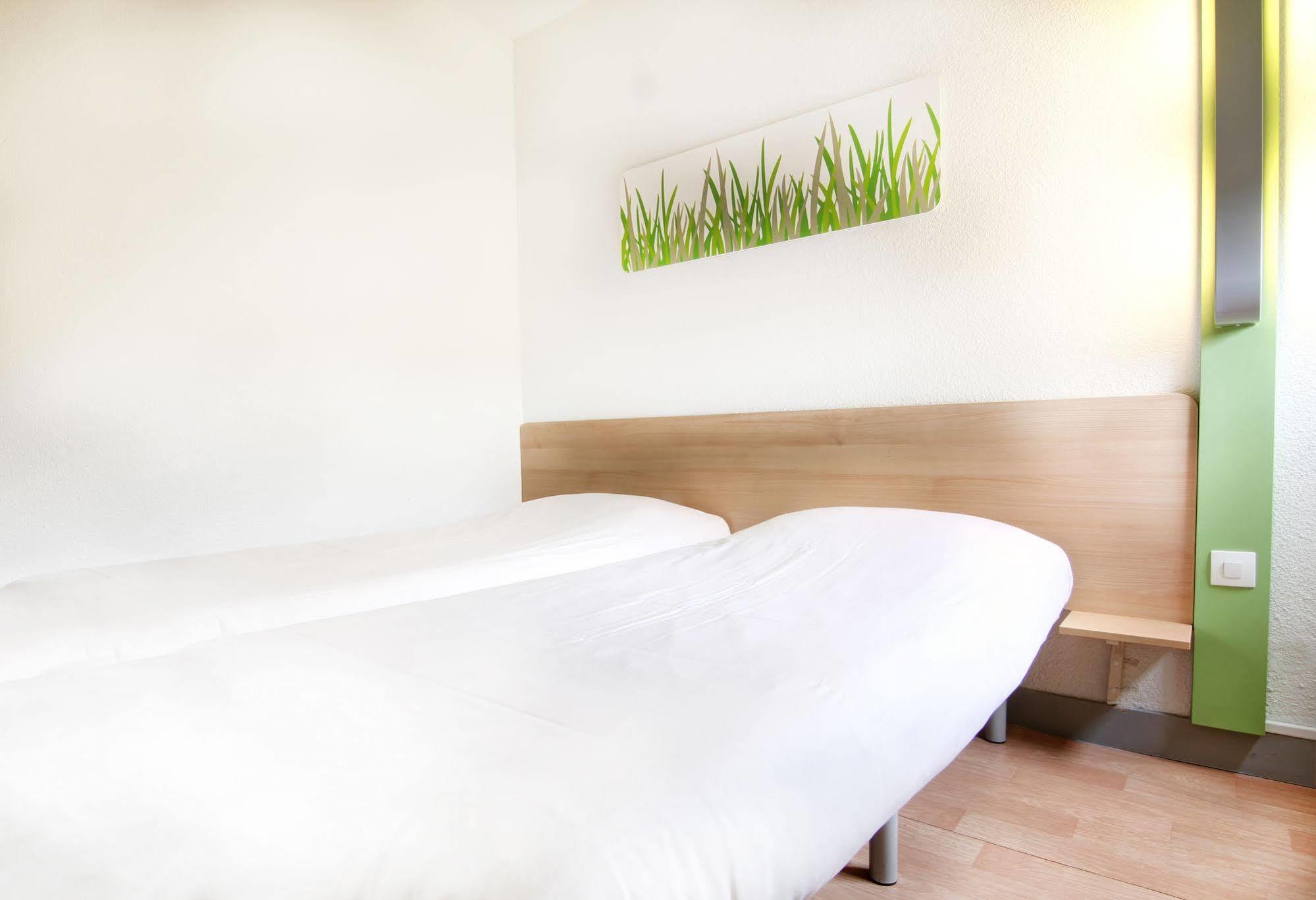Ibis Budget Шатодён Экстерьер фото