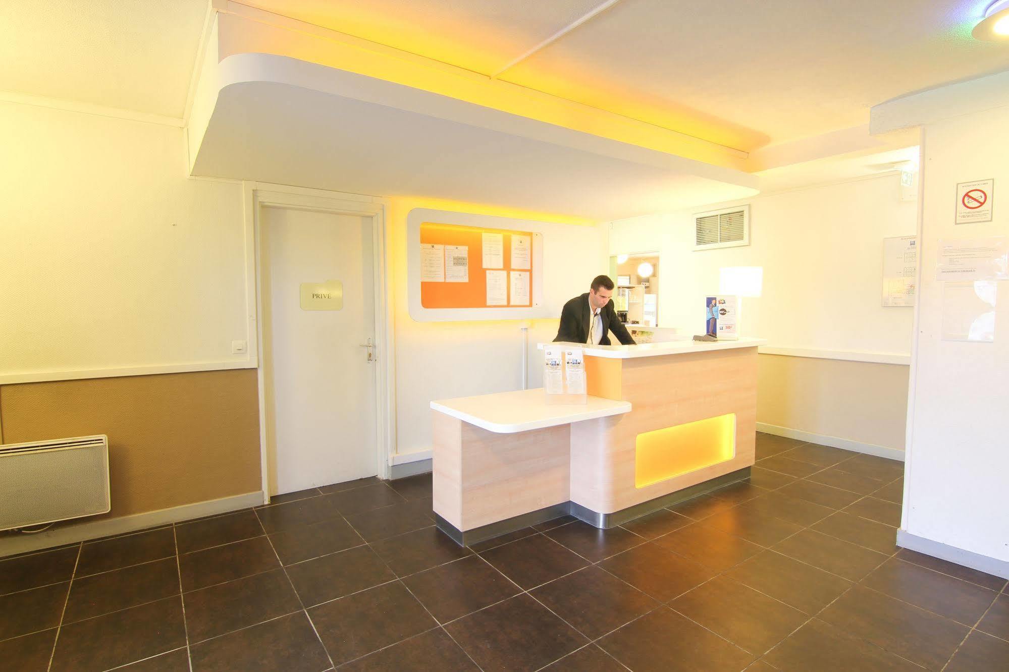 Ibis Budget Шатодён Экстерьер фото
