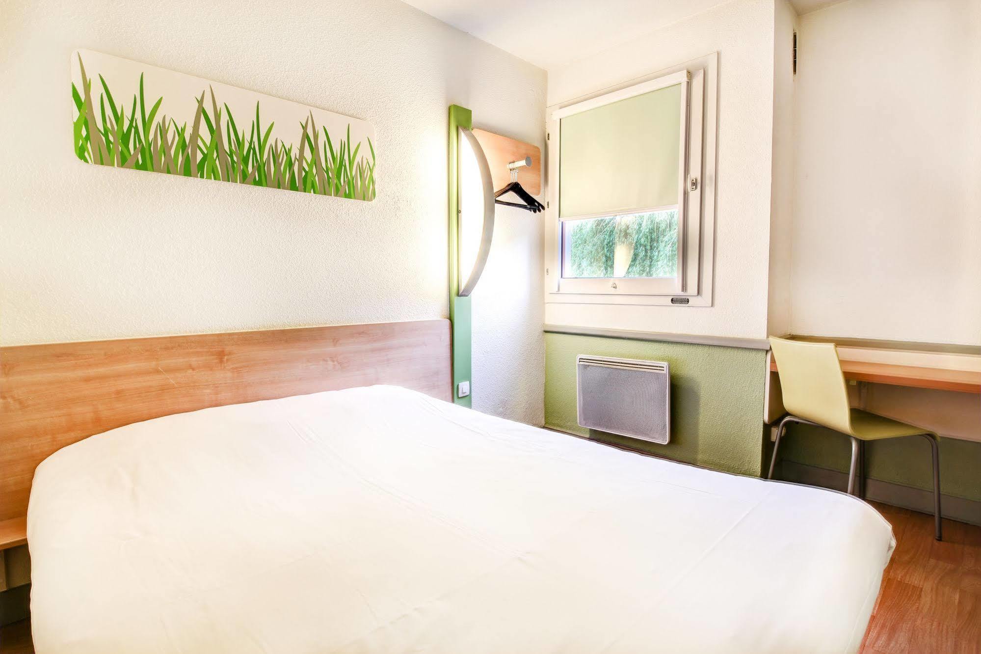 Ibis Budget Шатодён Экстерьер фото