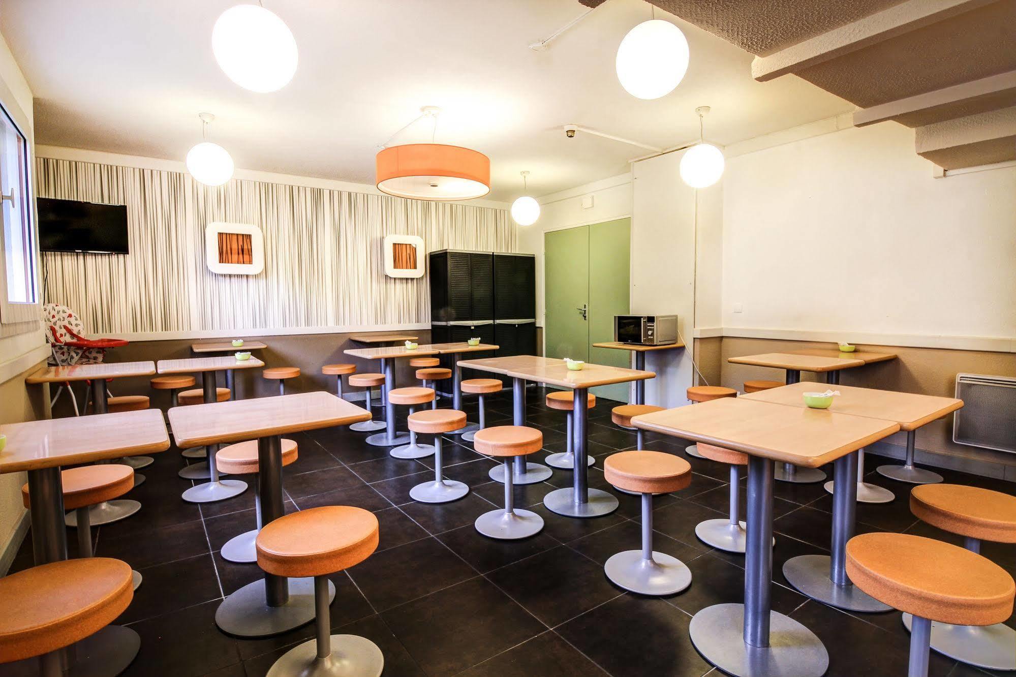 Ibis Budget Шатодён Экстерьер фото